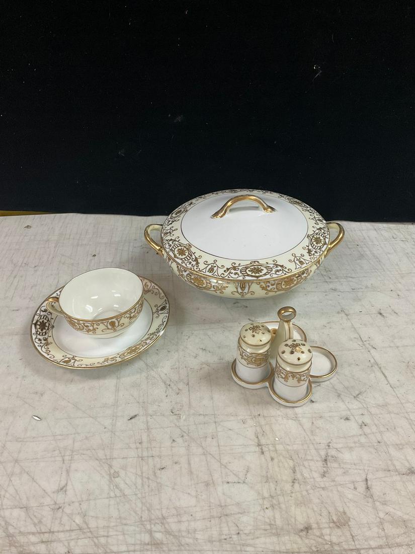 Noritake salt n pepper shakers and more: Noritake salt n pepper shakers and more