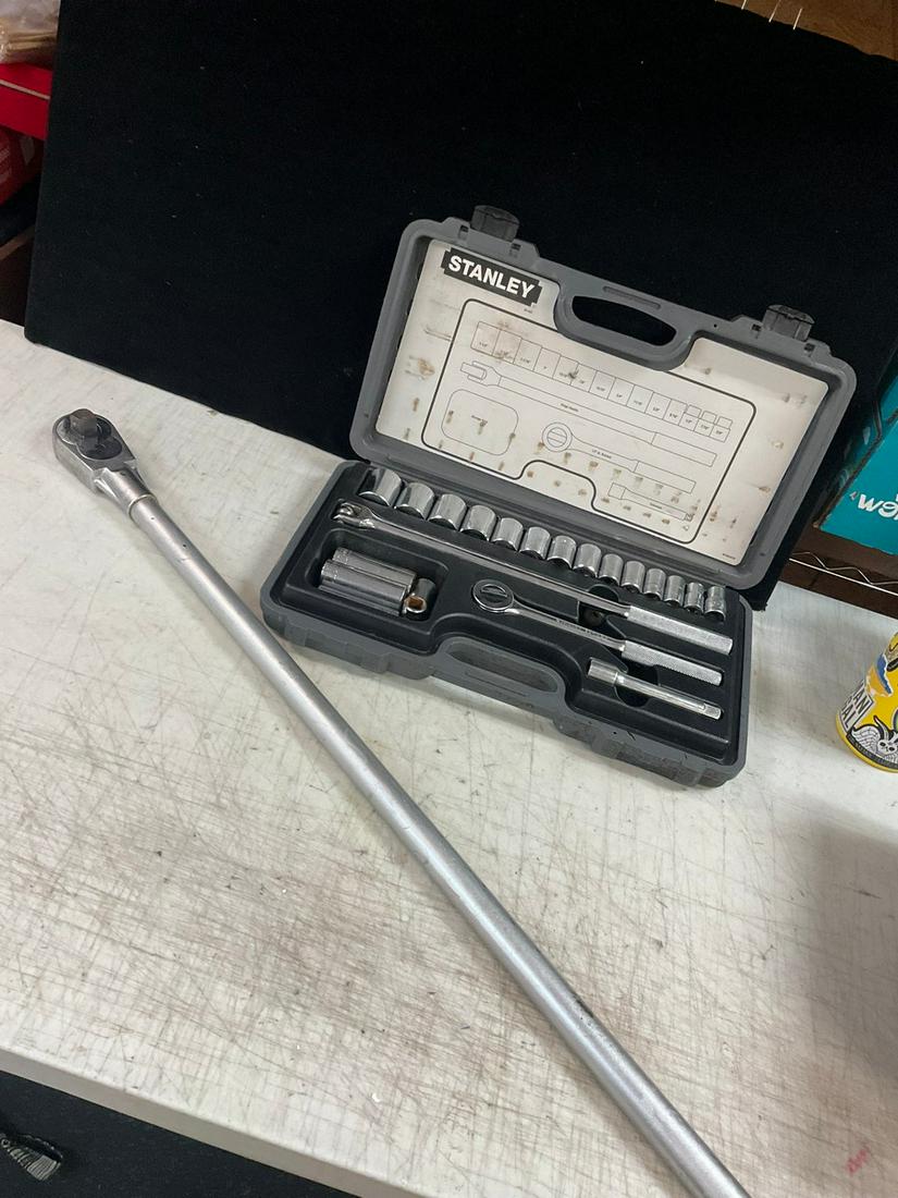Stanley ratchet kit and more snap on breaker bar (1 of 1)