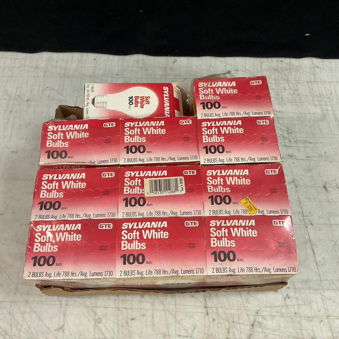 Lot of Sylvania Soft White Bulbs: Lot of Sylvania Soft White Bulbs