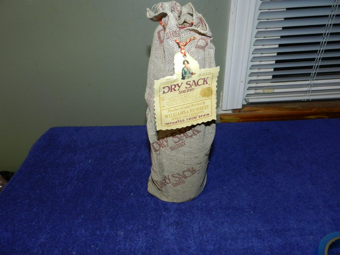 Vintage Bottle Dry Sack Sherry Sealed 750ml (1 of 1)