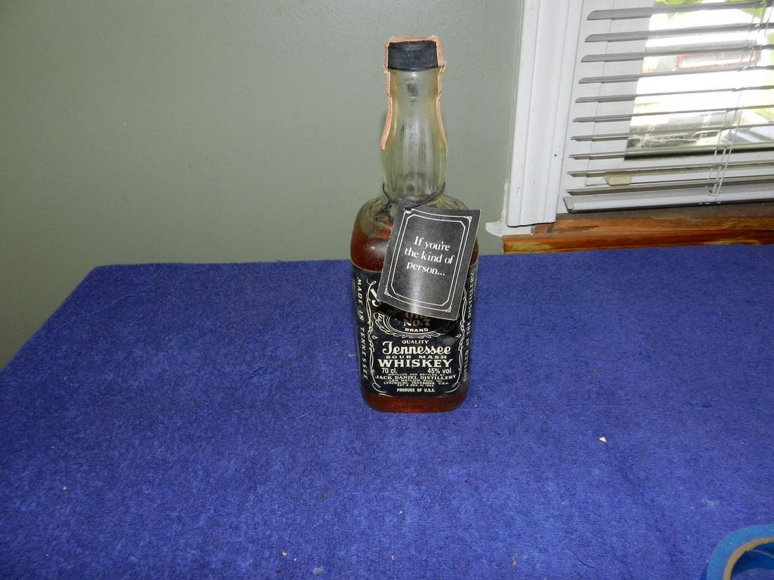 Vintage Jack Daniel's 70 cl Broken Tax Stamp Full (1 of 1)