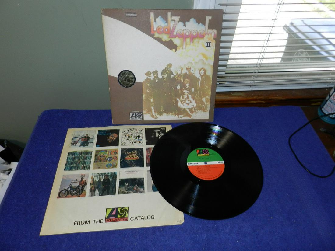 Vintage Led Zeppelin II Record Very Clean Complete (1 of 1)