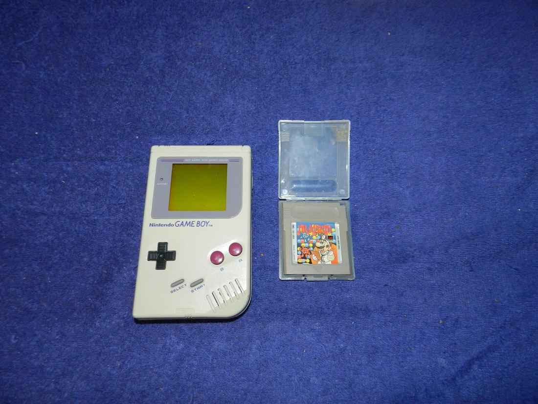 Original Nintendo Gameboy W/ Dr Mario Game (1 of 1)