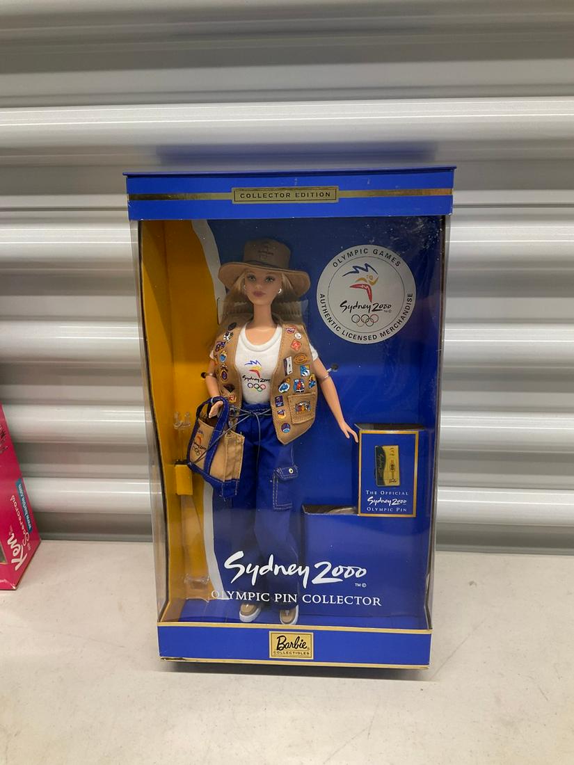 Collector Edition Sydney 2000 Olympic Pin Collector Barbie in Box (1 of 1)