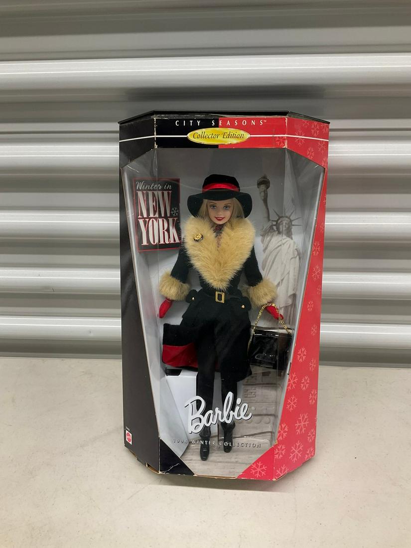 City Seasons Collector Edition Barbie 1998 Winter Collection Doll in Box (1 of 1)