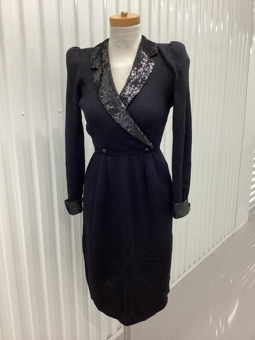Vintage St. John by Marie Gray Sequin collar & Cuffs Sweater Dress with Pockets no size tag: Vintage St. John by Marie Gray Sequin collar & Cuffs Sweater Dress with Pockets no size tag