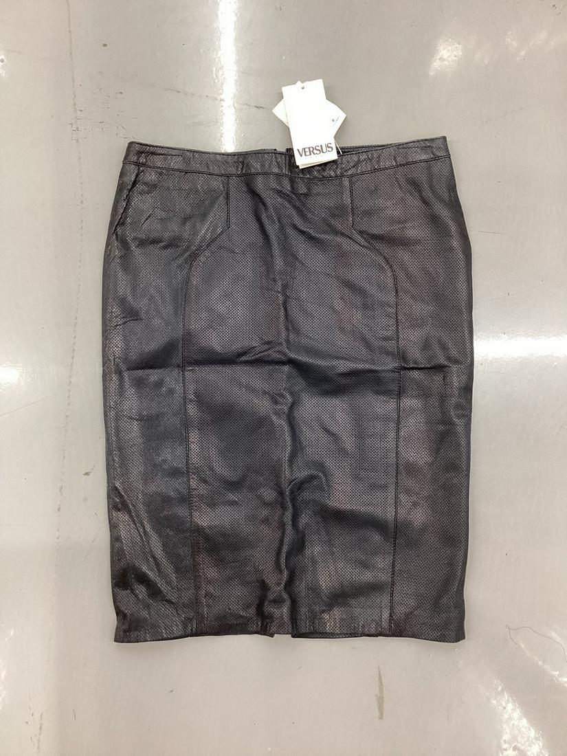NWT Versus Versace Made in Italy Back Slit Pencil Skirt Size 44: NWT Versus Versace Made in Italy Back Slit Pencil Skirt Size 44