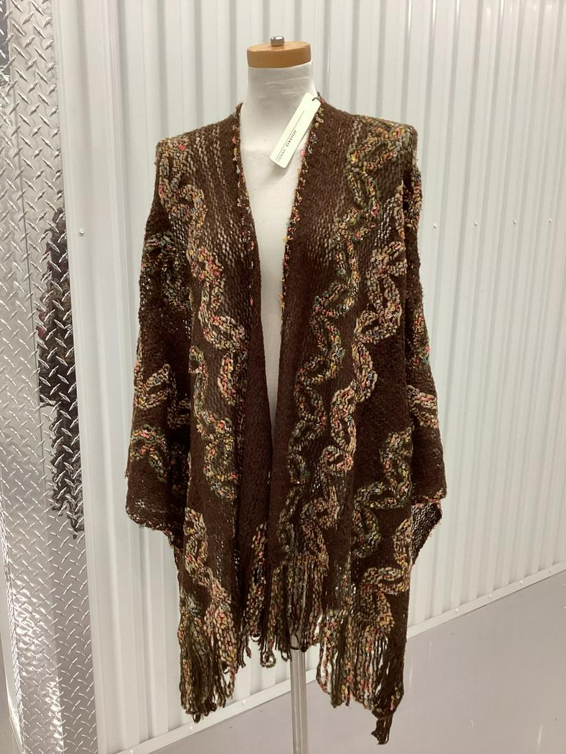 New with Tags Stefano Genovese Blanket Wrap: New with Tags Stefano Genovese Blanket Wrap