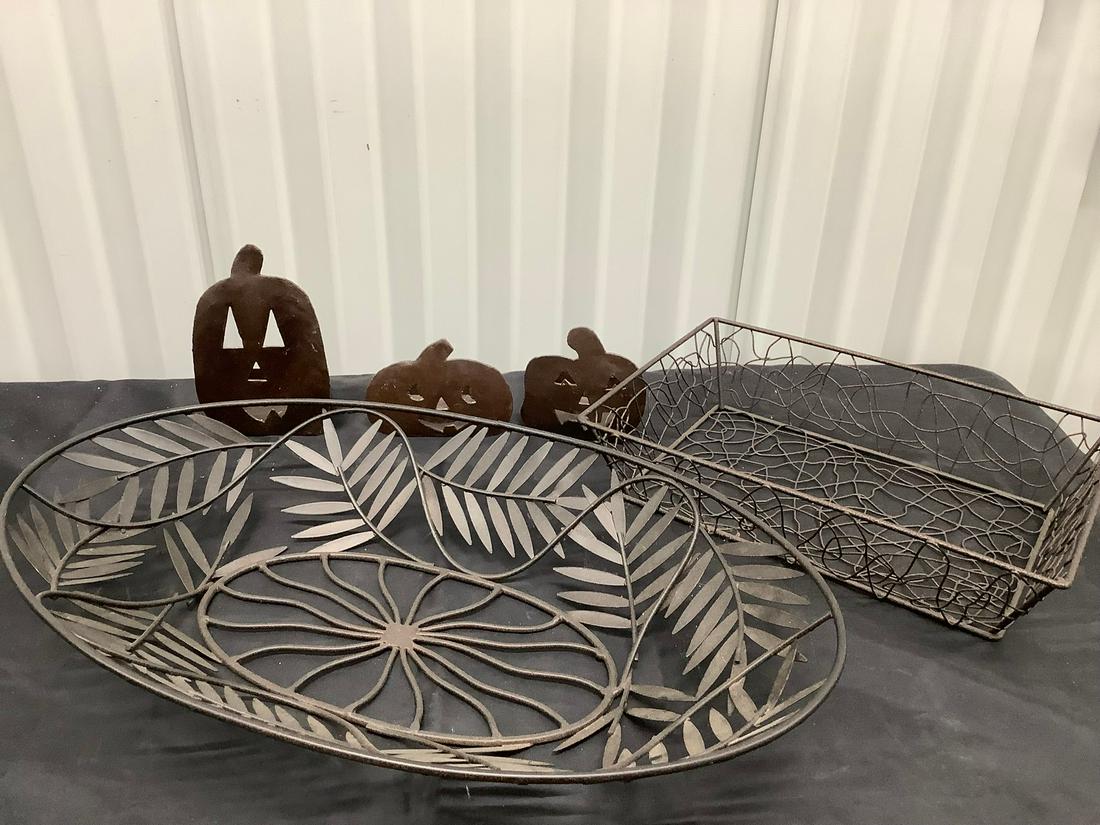 Lot of Metal Baskets largest 12x20 and 1umpkin candle holders: Lot of Metal Baskets largest 12x20 and 1umpkin candle holders