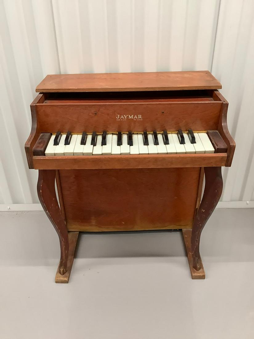 Vintage Jaymar Children's Piano keys needs to be repiared: Vintage Jaymar Children's Piano keys needs to be repiared