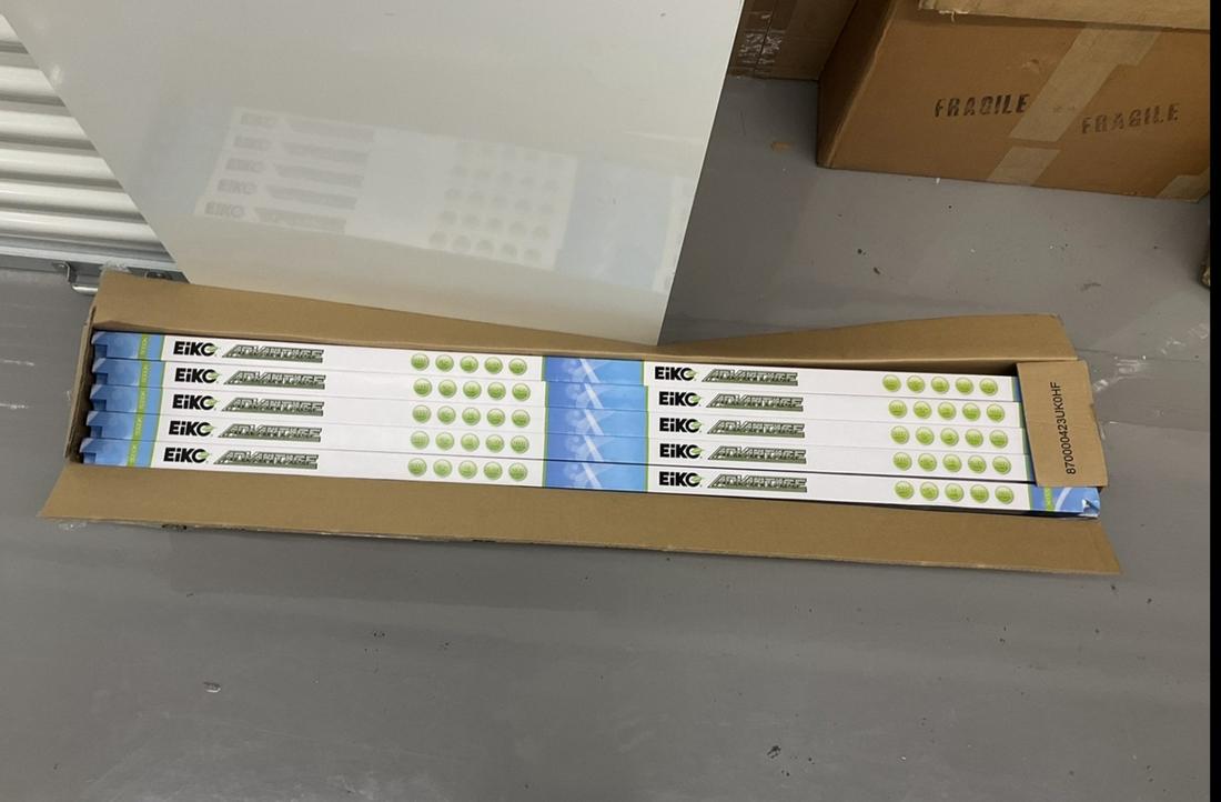 Lot of LED T8 Linear 5000K lights: 49" long