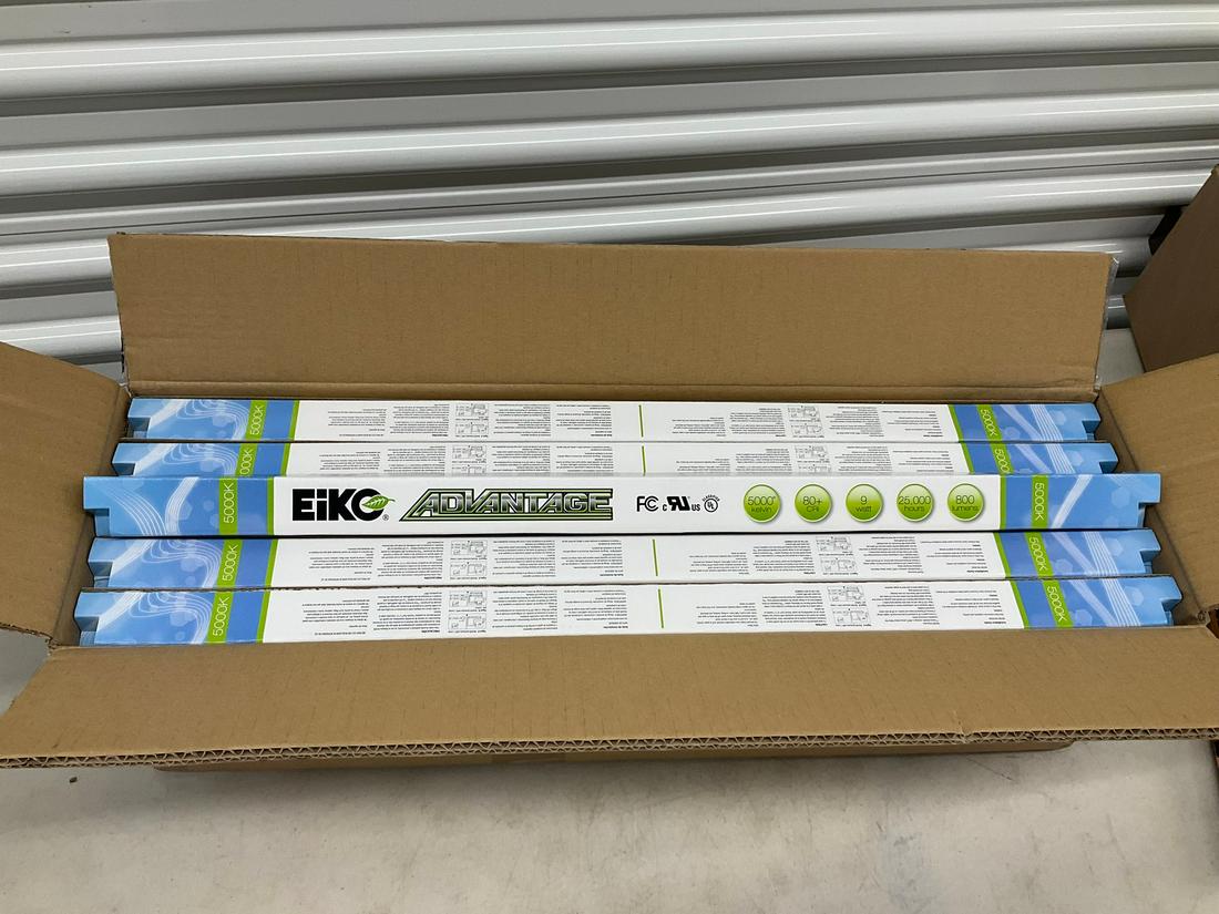 Lot of LED T8 Linear 5000k lights: 25" long