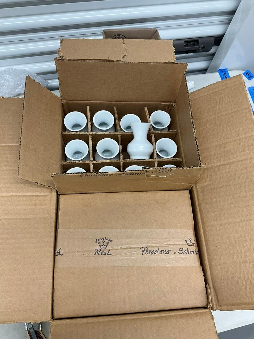 Large lot of Porcelana Schmidt vases: 5" tall