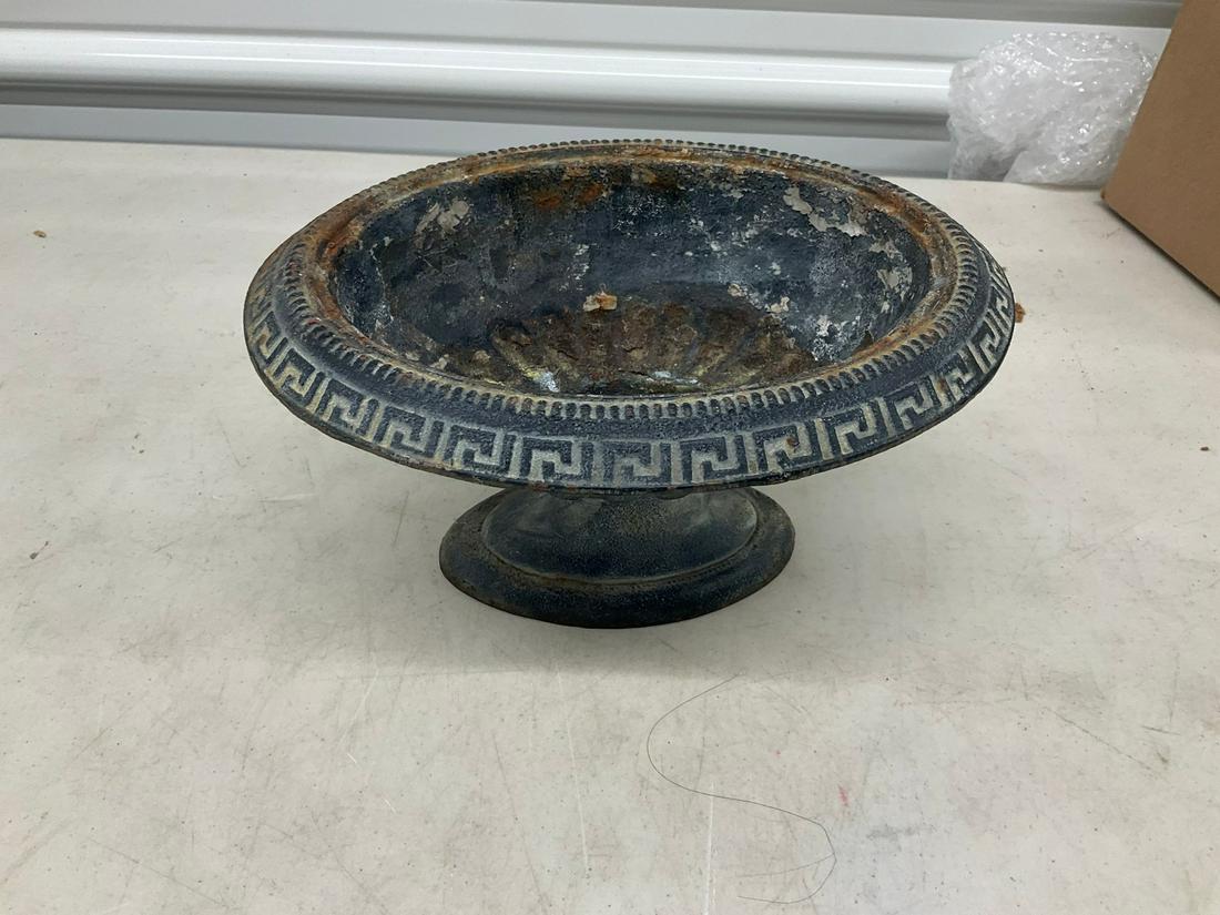 Oval Cache pot (1 of 1)