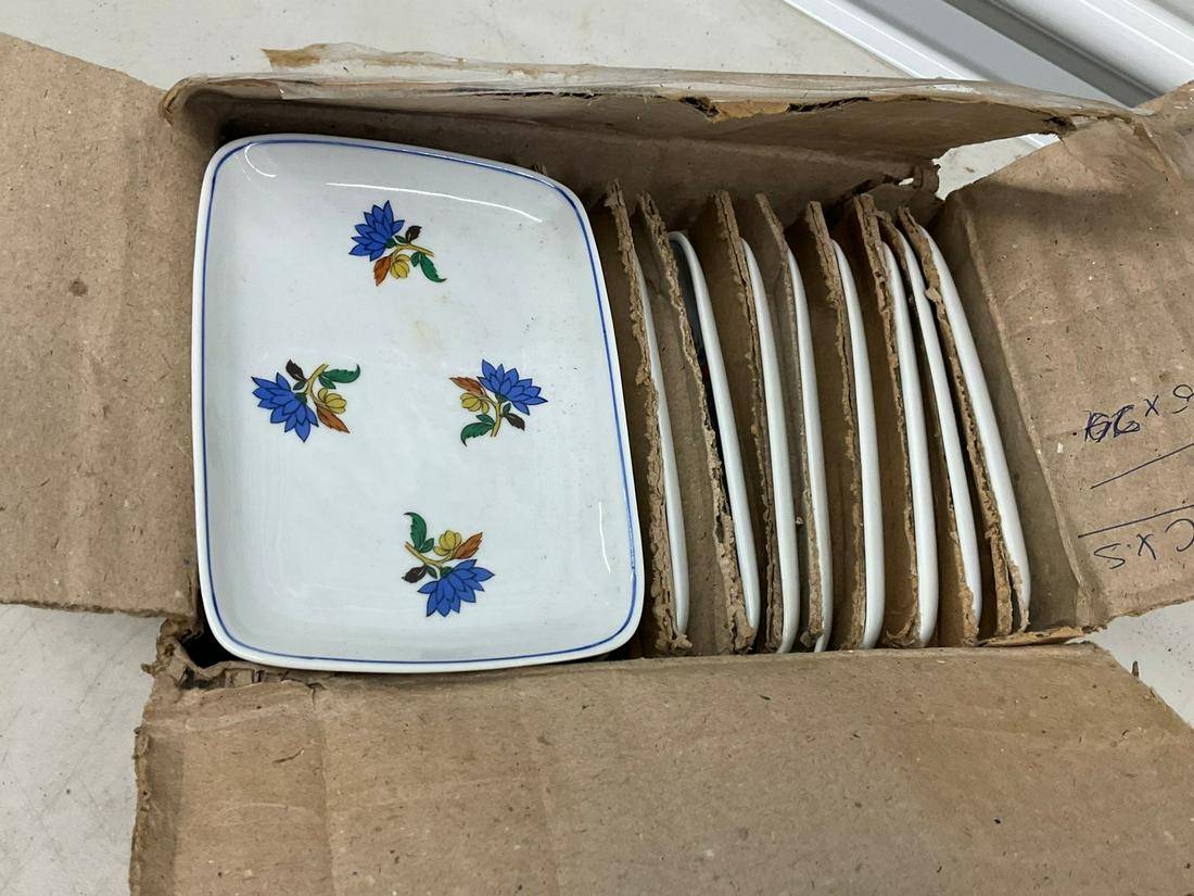 Lot of Porcelana Schmidt ashtrays: 4"x6"