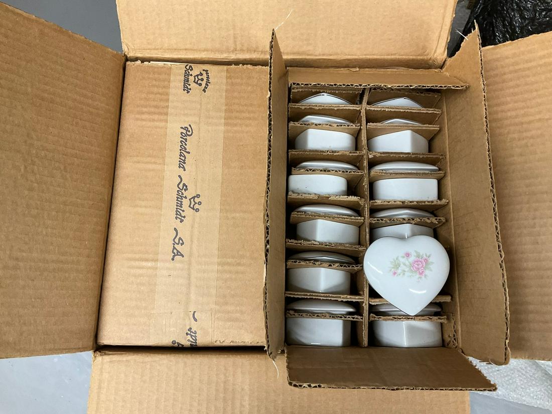 Lot of Porcelana Schmidt jewlery bowls: 3.5" across