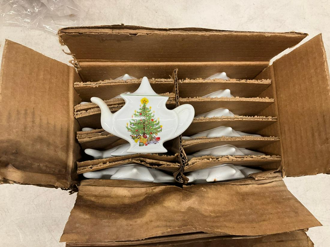 Lot of Leart teapot mini plates (1 of 1)