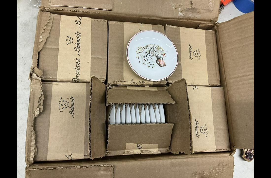Lot of Porcelana Schmidt wall plates: 4.5" across