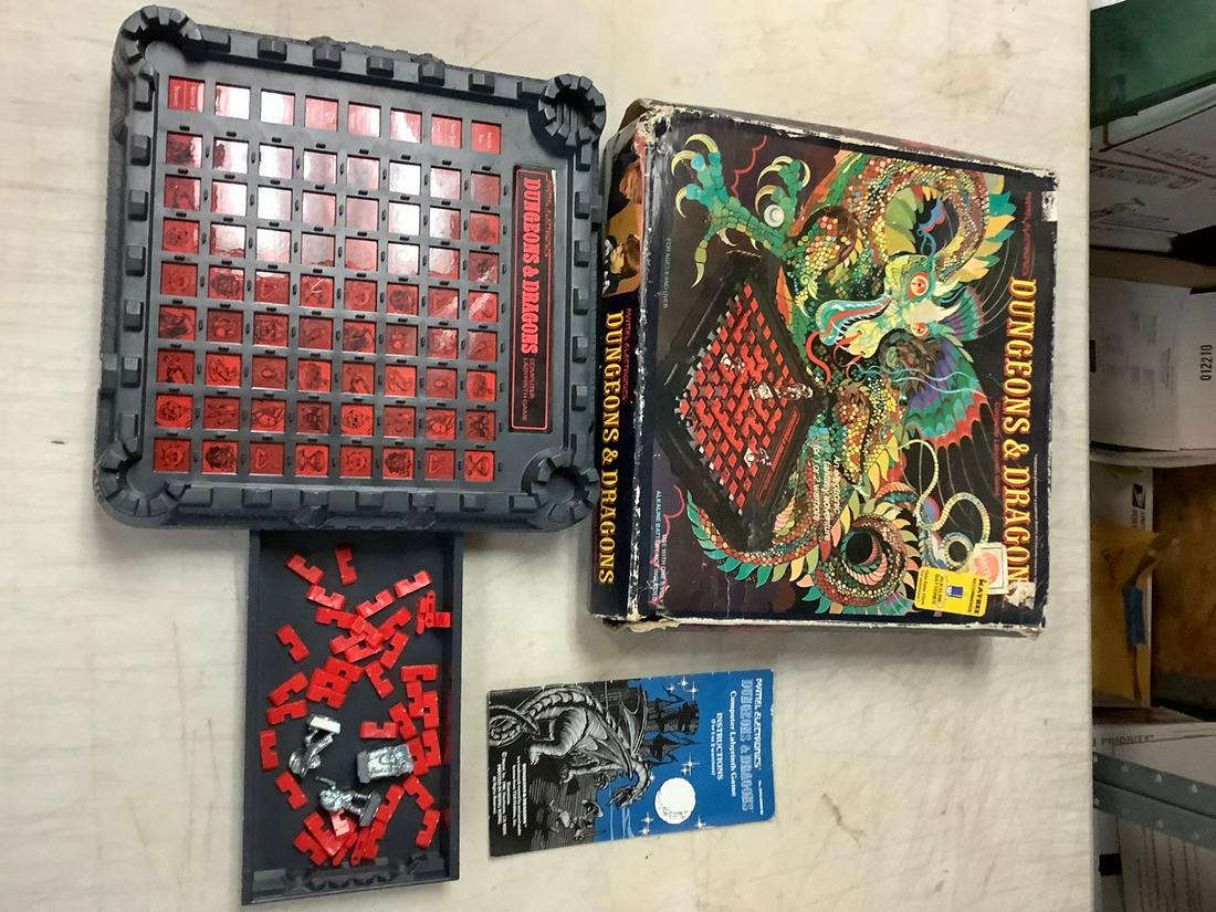 Mattel Dungeons & Dragons Computer Labyrinth Electronic Game (1 of 1)