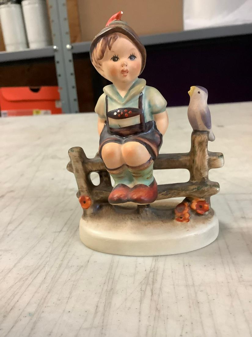 Goebel "Wayside Harmony" Figurine: 4.5" Tall