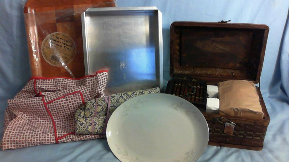 Vintage aprons, 3 peice wicker chests, and more: Vintage aprons, 3 peice wicker chests, and more