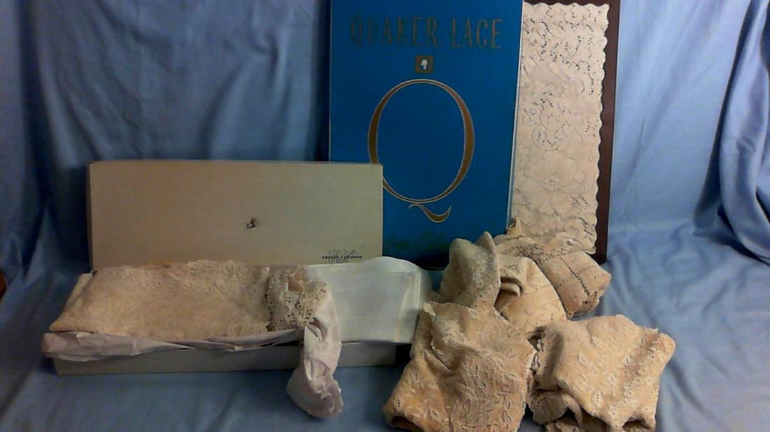 Assorted vintage lace and dining linens (1 of 1)