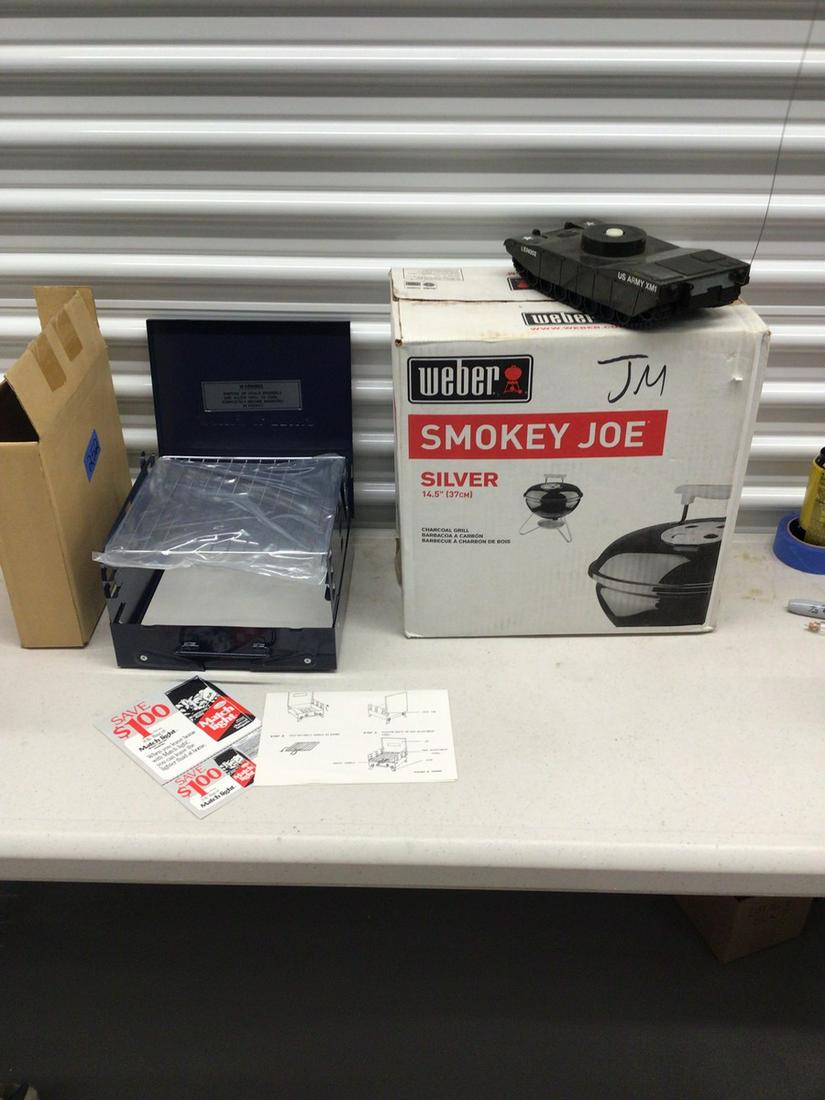 Chill N' Grille Grill and weber smokey joe Silver Grill (14.5''), Replica US Army XM1 Tank (1 of 1)