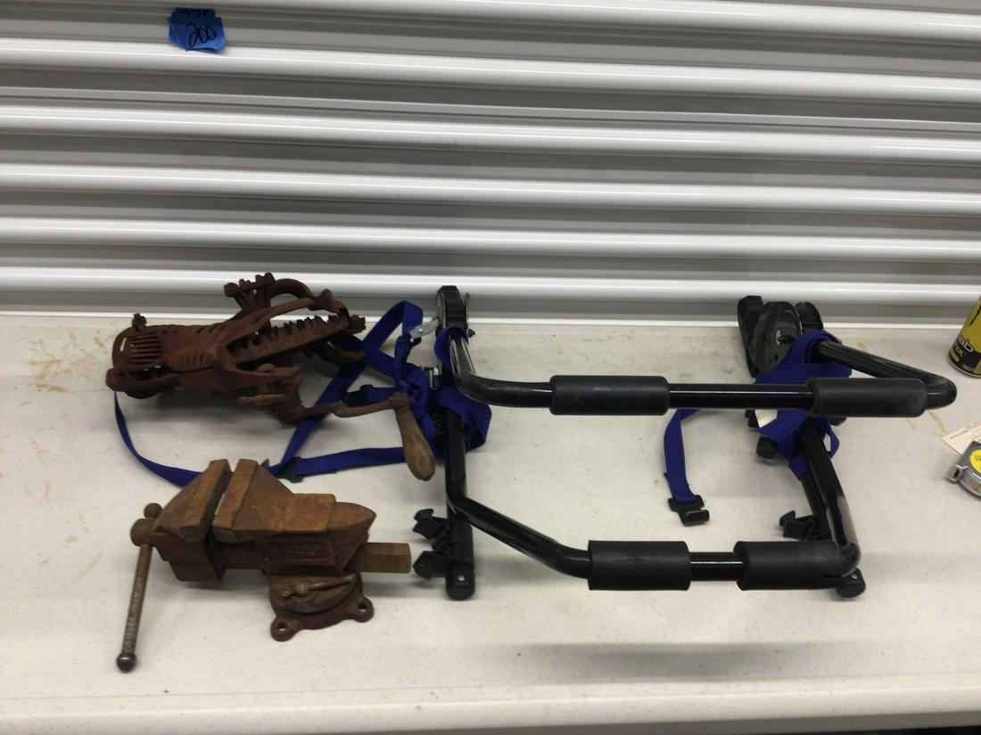 Thule Sweden bike rack and more (1 of 1)