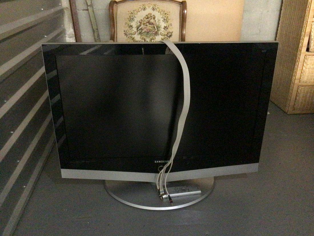 40" Samsung Television (1 of 1)