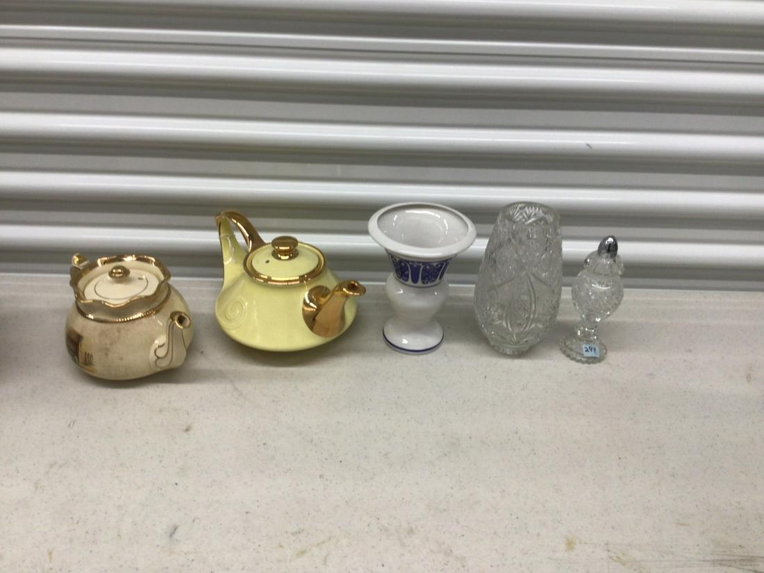 Arthurwood and other ceramic teapot Lot of crystal and ceramic vase (1 of 1)