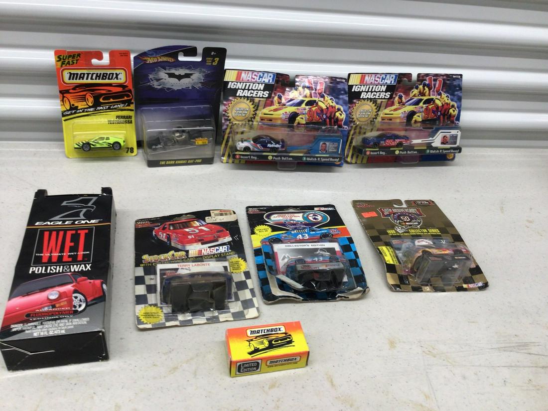 Lot of matchbox, nascar and other toy cars: Lot of matchbox, nascar and other toy cars