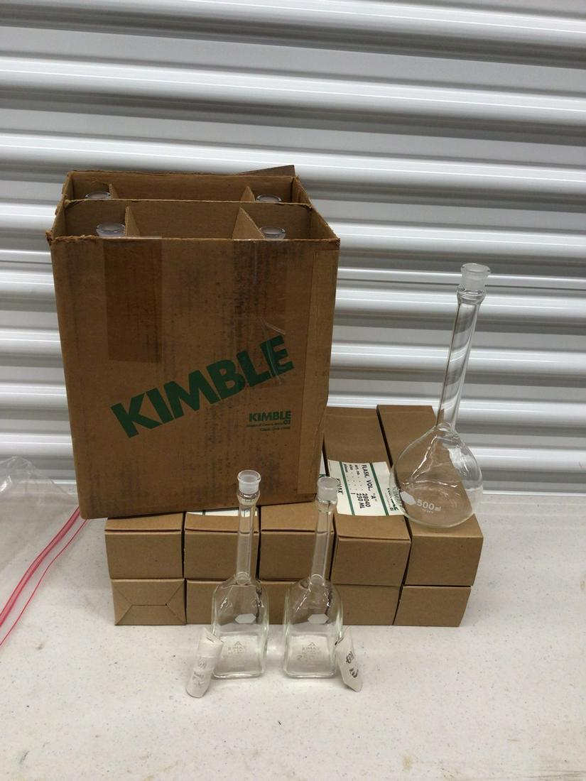 Lot of Kimble flasks: Lot of Kimble flasks