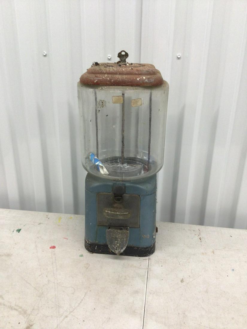Vintage coin operated machine (1 of 1)