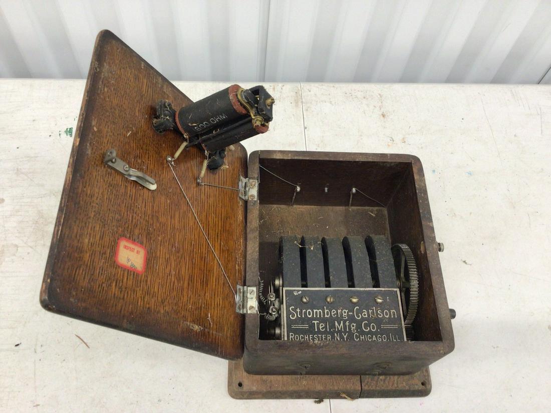 Antique Stromberg-Carlson Telephone ringer box (1 of 1)