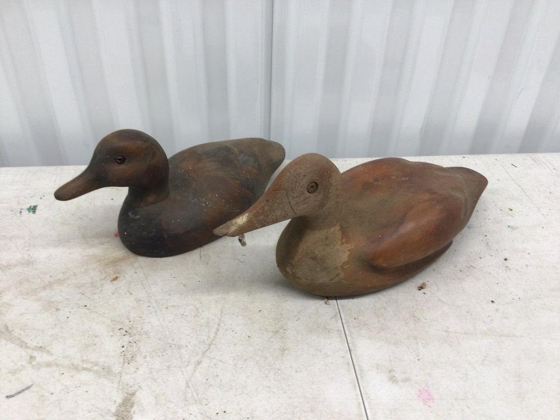 Lot of two wooden ducks (1 of 1)