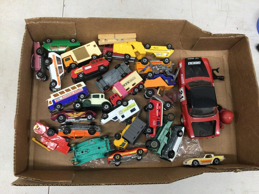 Lot of vintage Matchbox & Hot wheels cars and trucks: Lot of vintage Matchbox & Hot wheels cars and trucks