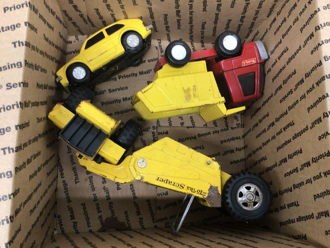 Lot of vintage Tonka and Buddy L trucks: Lot of vintage Tonka and Buddy L trucks