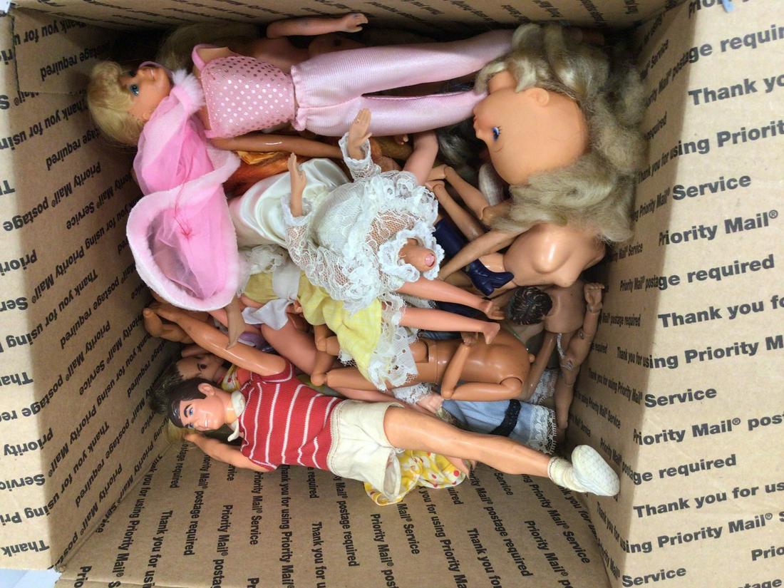 Lot of vintage Barbie dolls and more: Lot of vintage Barbie dolls and more