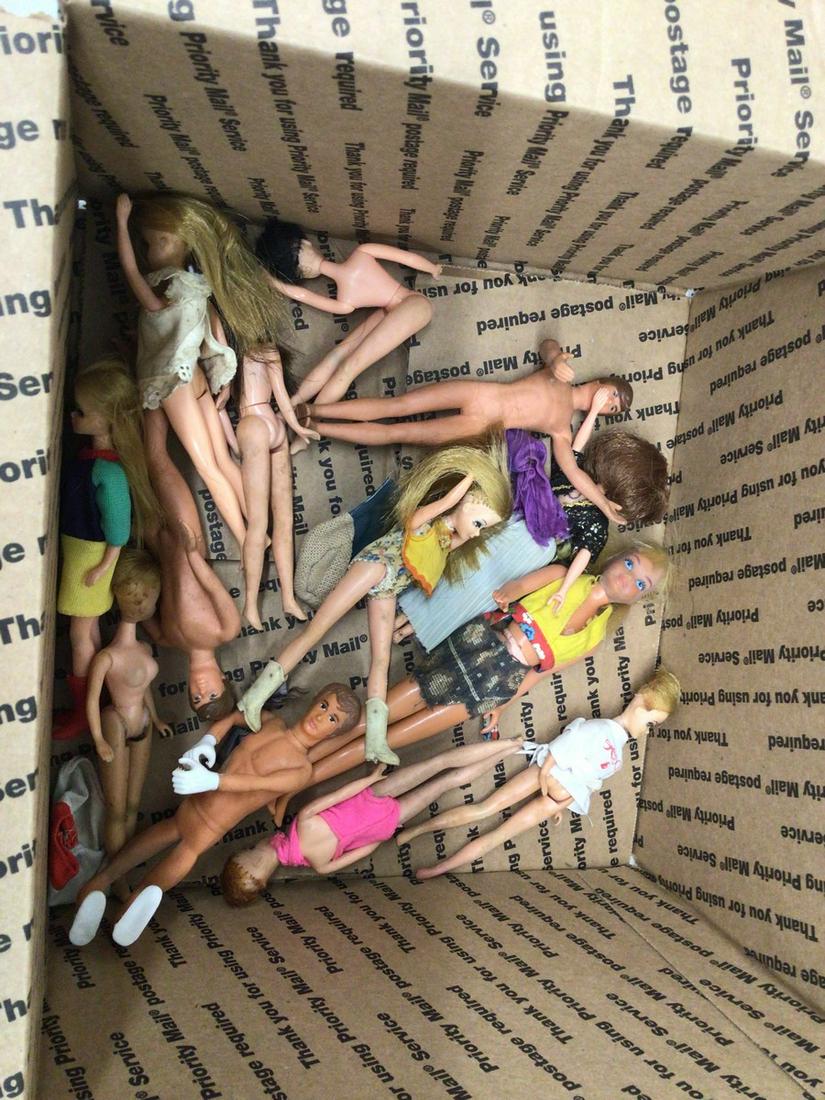 Lot of vintage Barbie and Ken dolls: Lot of vintage Barbie and Ken dolls