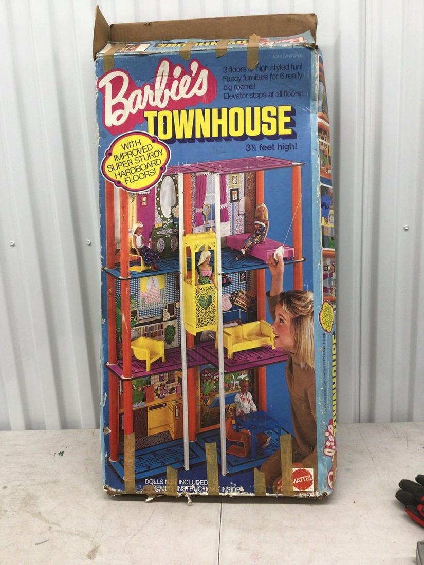 Barbie Touwnouse with elevator- in box: Barbie Touwnouse with elevator- in box