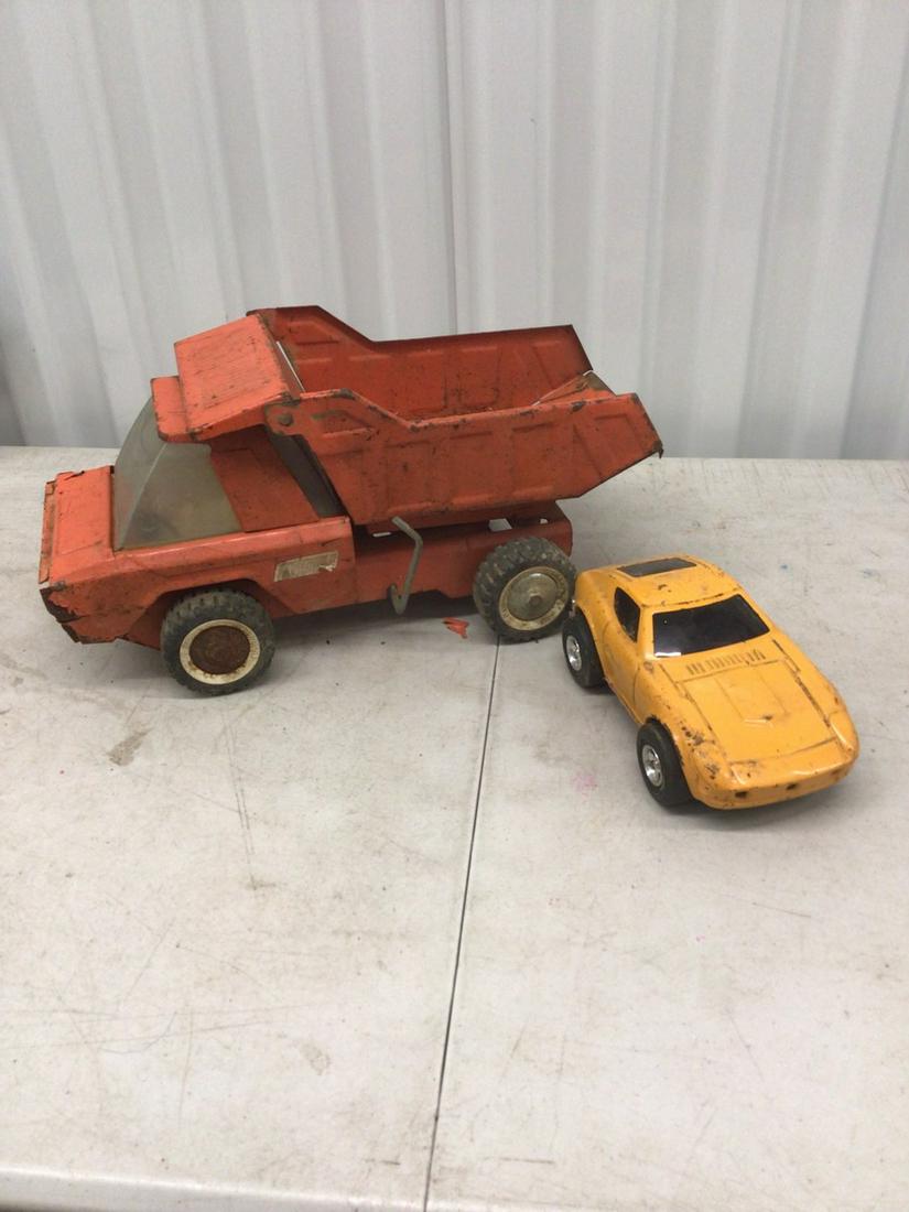 Vintage Buddy L toy truck and Tonka sports car: Vintage Buddy L toy truck and Tonka sports car