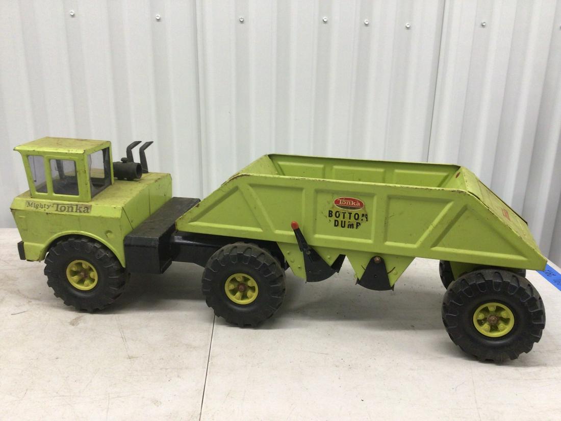 Mighty Tonka Bottom Dump truck (1 of 1)