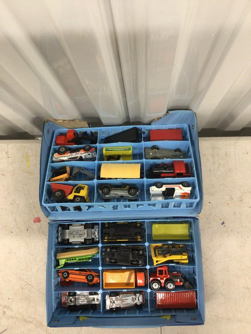 Matchbox carry case with matchbox, hotwheels, and more (1 of 1)