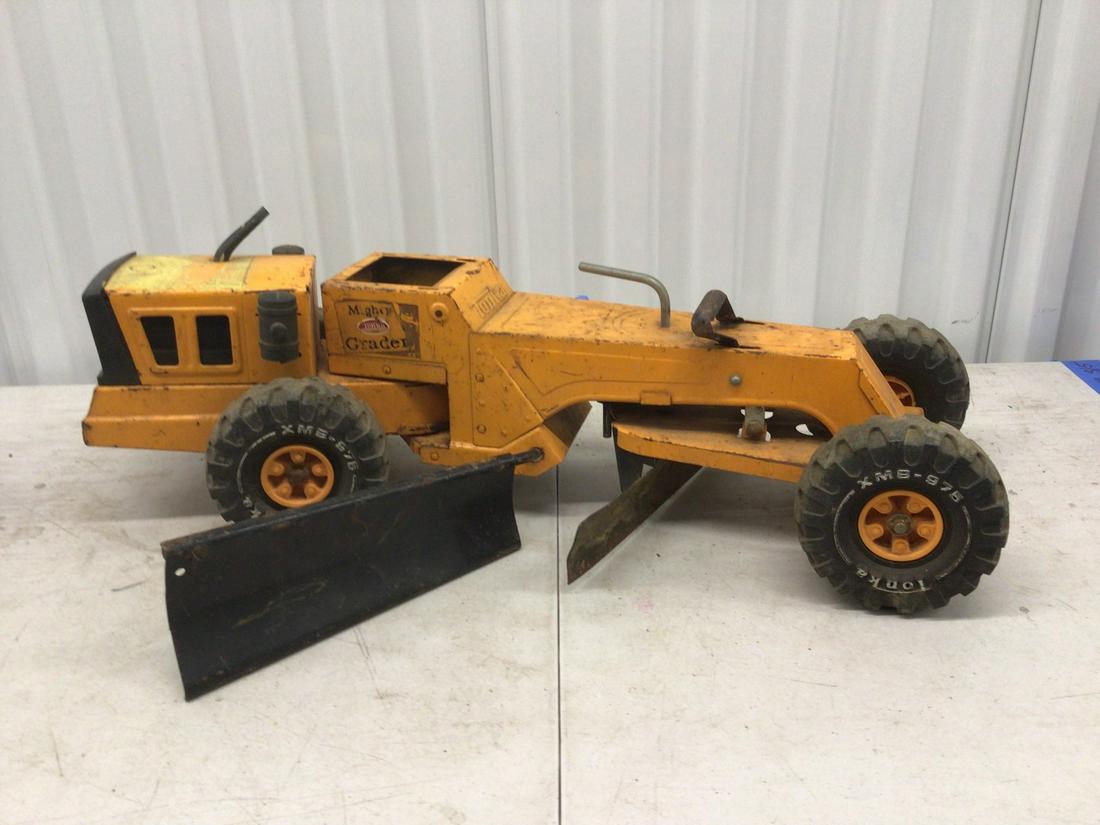 Tonka Mighty Grader truck with some paint: 24"x14"x8"