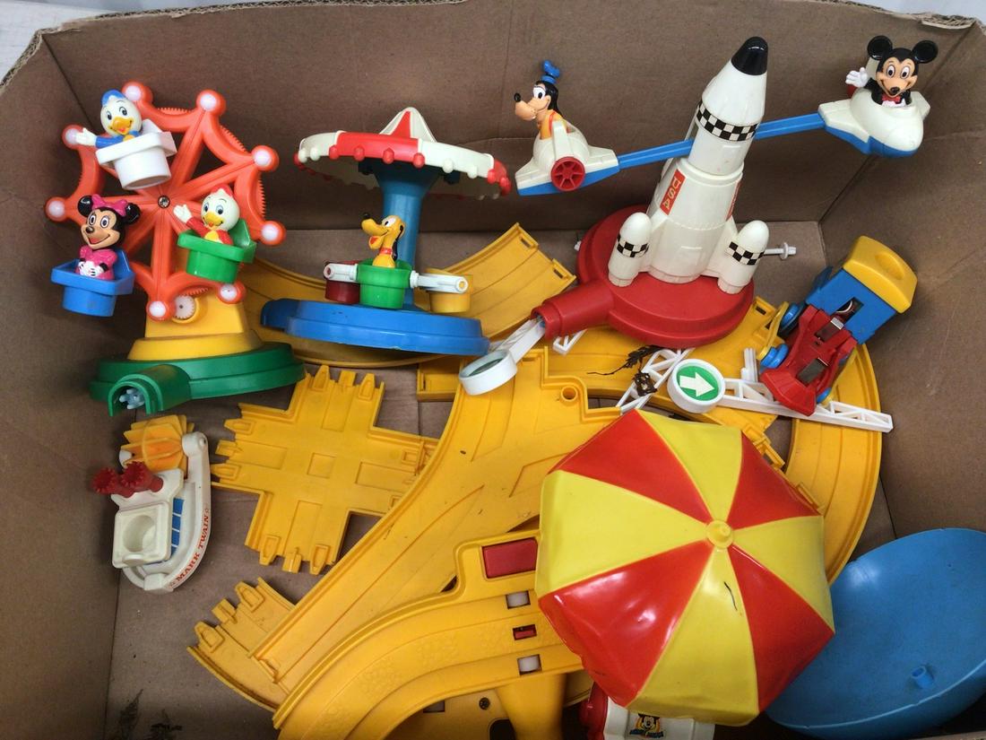 Mickey Mouse train set with figurines, parts and more (1 of 1)