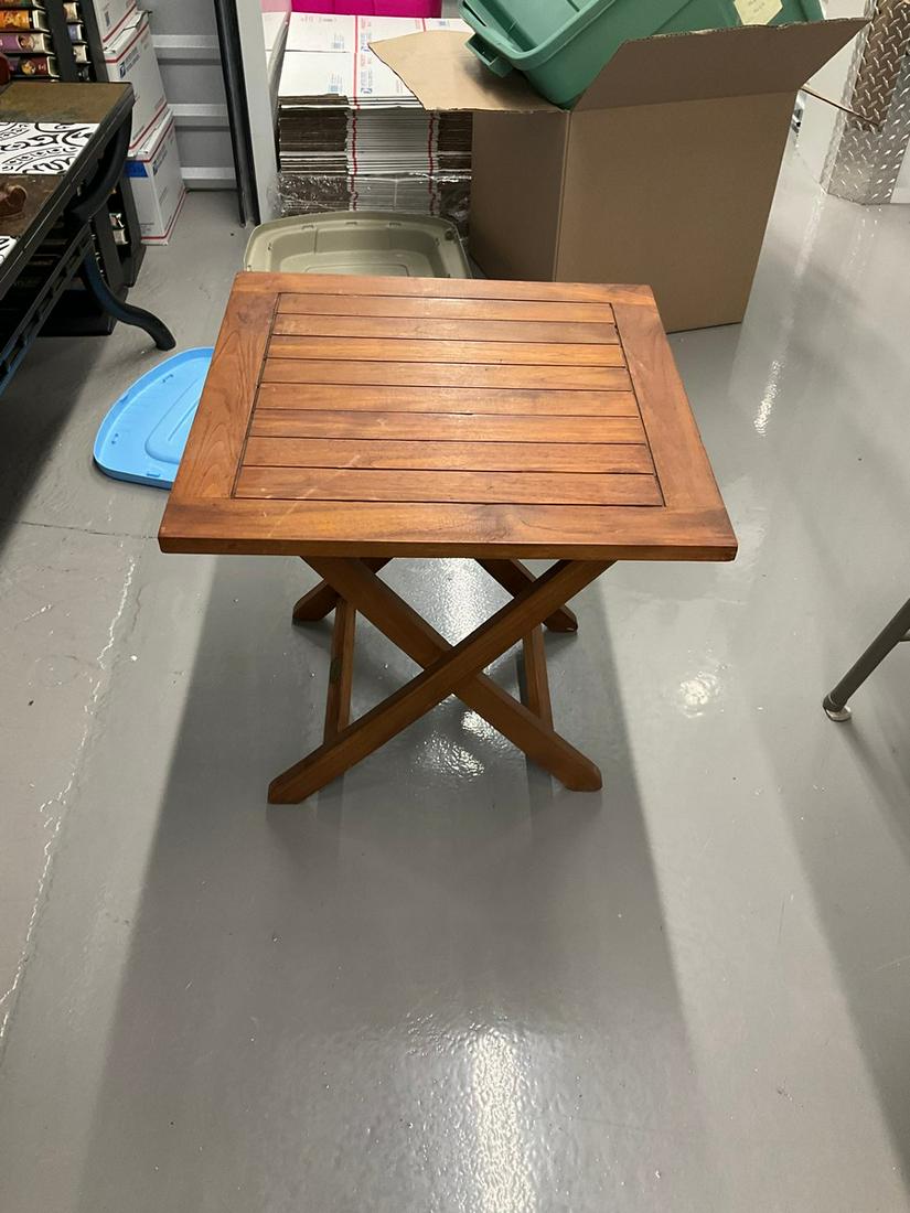 Wooden TV table 19 inch tall: Wooden TV table 19 inch tall