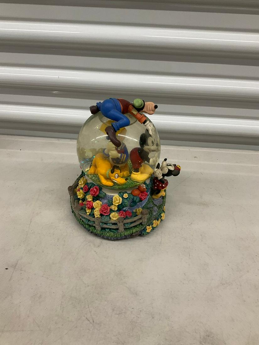 Disney musical snowglobe 8 inches tall: Disney musical snowglobe 8 inches tall