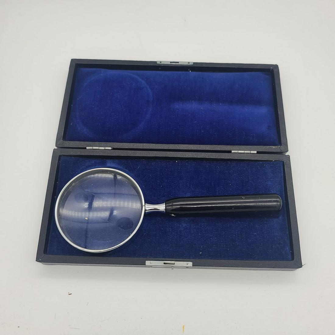 Vintage Magnifying Glass Wooden Handle in case 8" long: Vintage Magnifying Glass Wooden Handle in case 8" long
