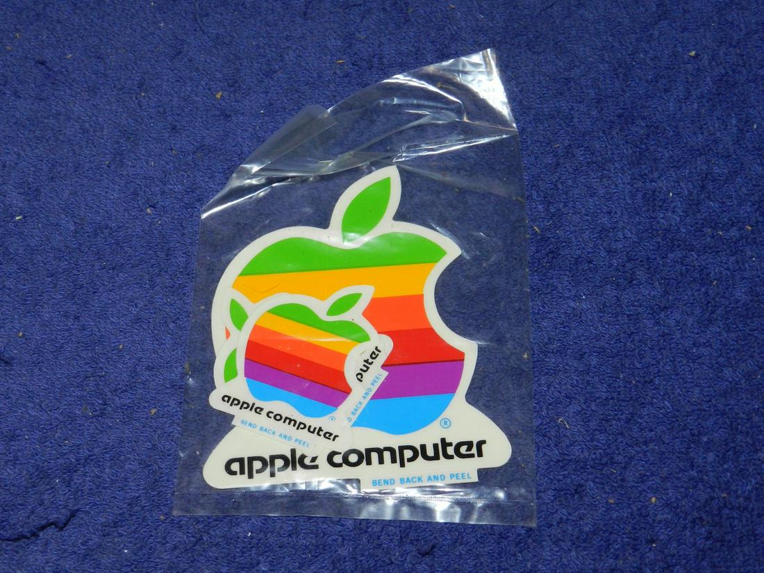 SEALED PACK OF VINTAGE APPLE COMPUTER STICKERS DECALS (1 of 1)
