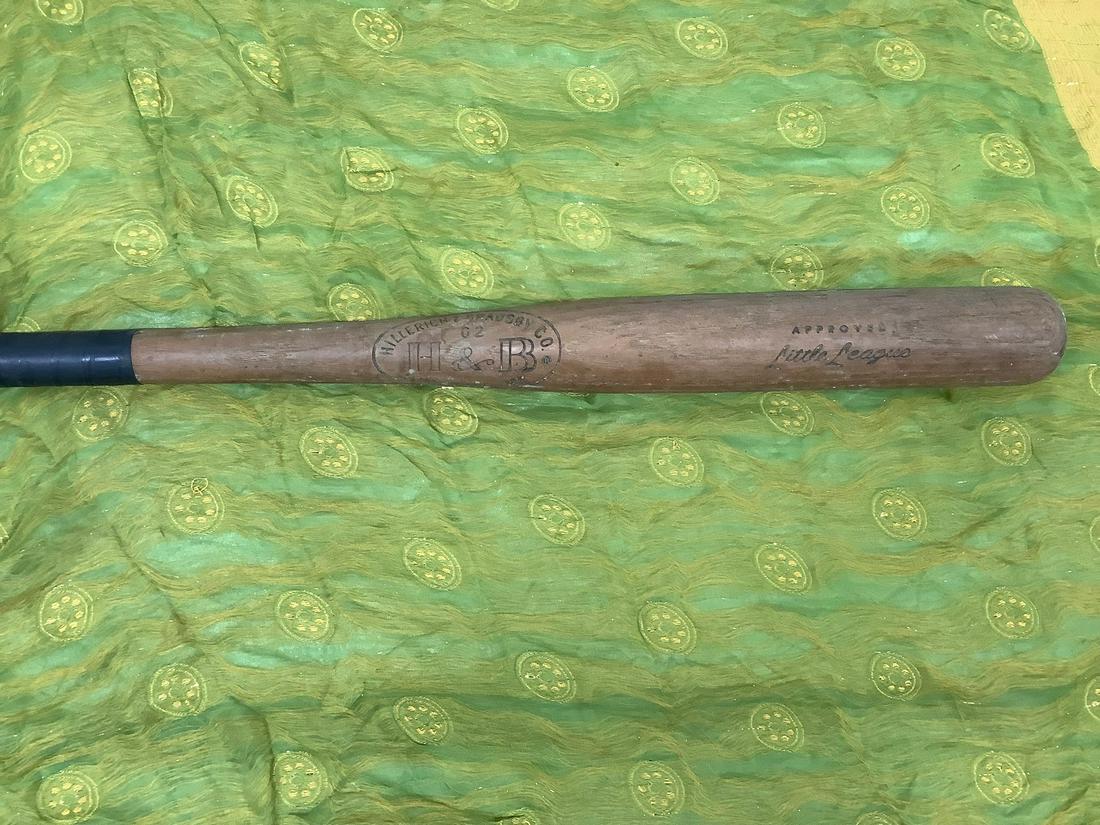 Vintage Hillerich & Bradsby Co. Louisville Slugger Approved Little